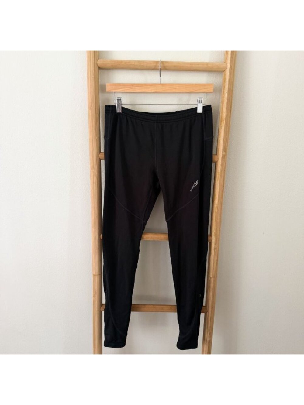 Saucony Black Running Leggings Women’s Large Athletic Workout Pants Pocket